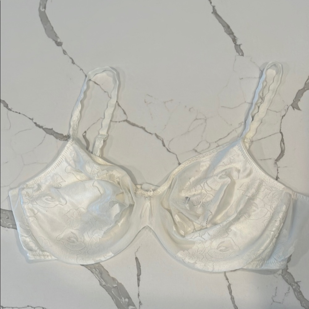 Wacoal Cream Full-Coverage Bra with Underwire Support